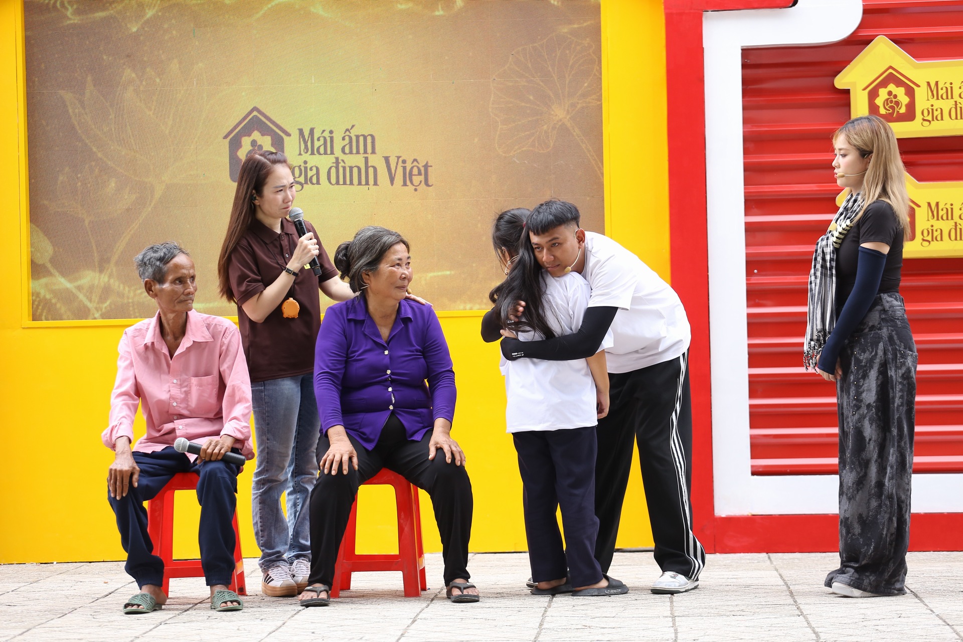 Thái Vũ (FAPTV) bị hiểu nhầm là hoàn cảnh của chương trình Mái ấm gia đình Việt, được khán giả đến nhà tặng gạo - ảnh 1