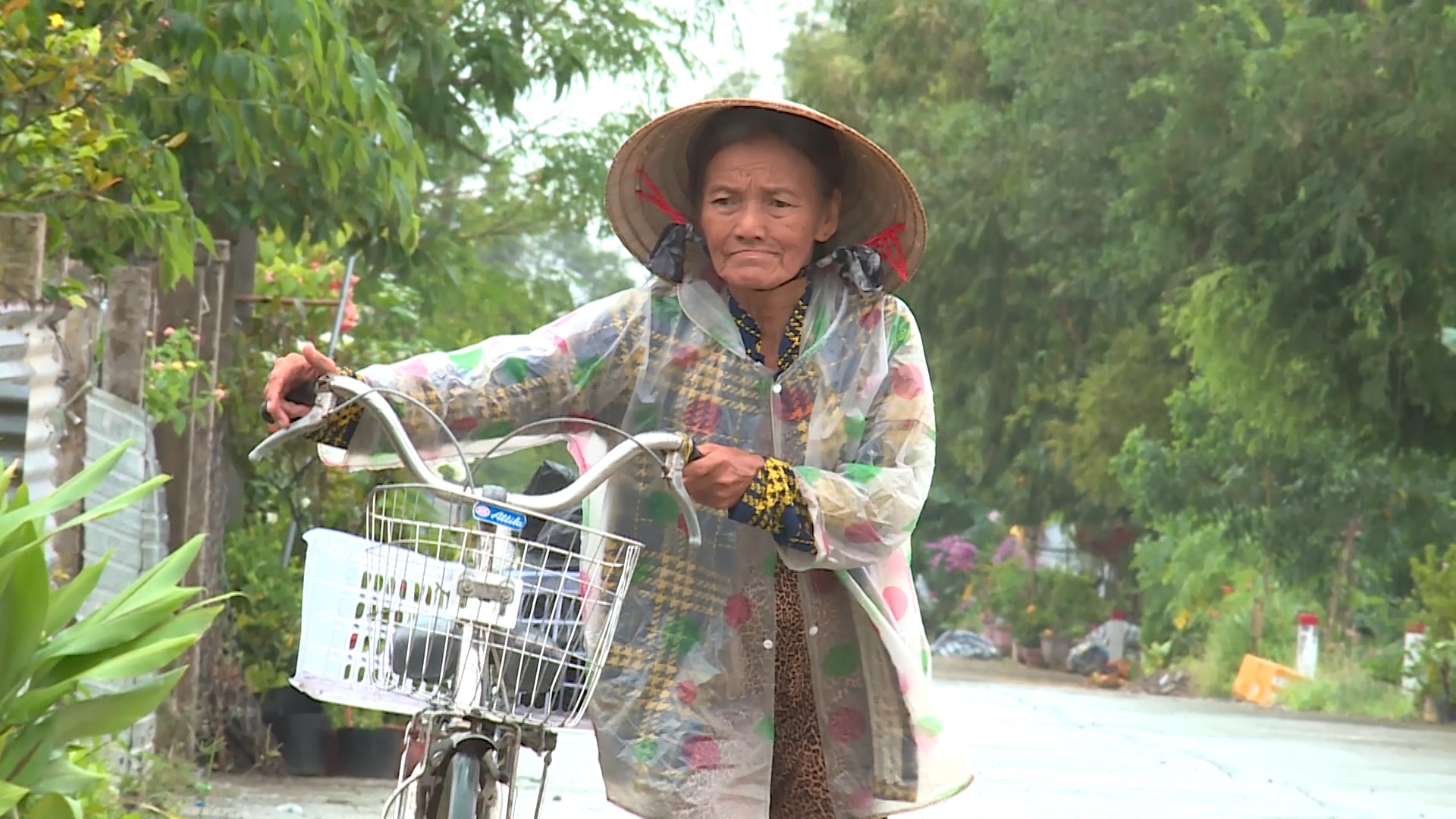 Ốc Thanh Vân bật khóc: “Là mẹ thì không được bỏ con, dù với bất cứ lý do gì” - ảnh 1