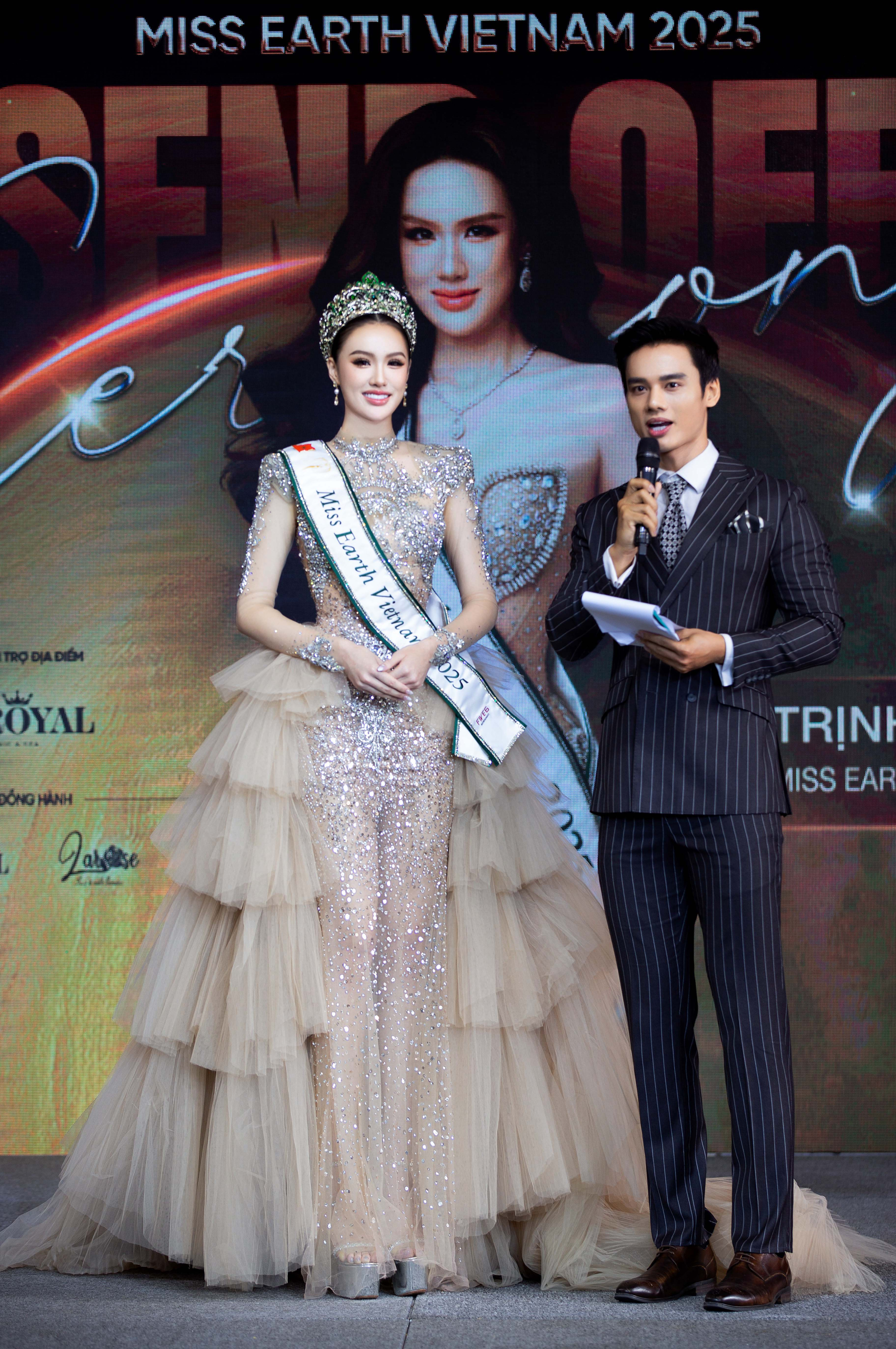 Trịnh Mỹ Anh chính thức nhận sash và vương miện, sẵn sàng chinh phục Miss Earth 2025 - ảnh 3