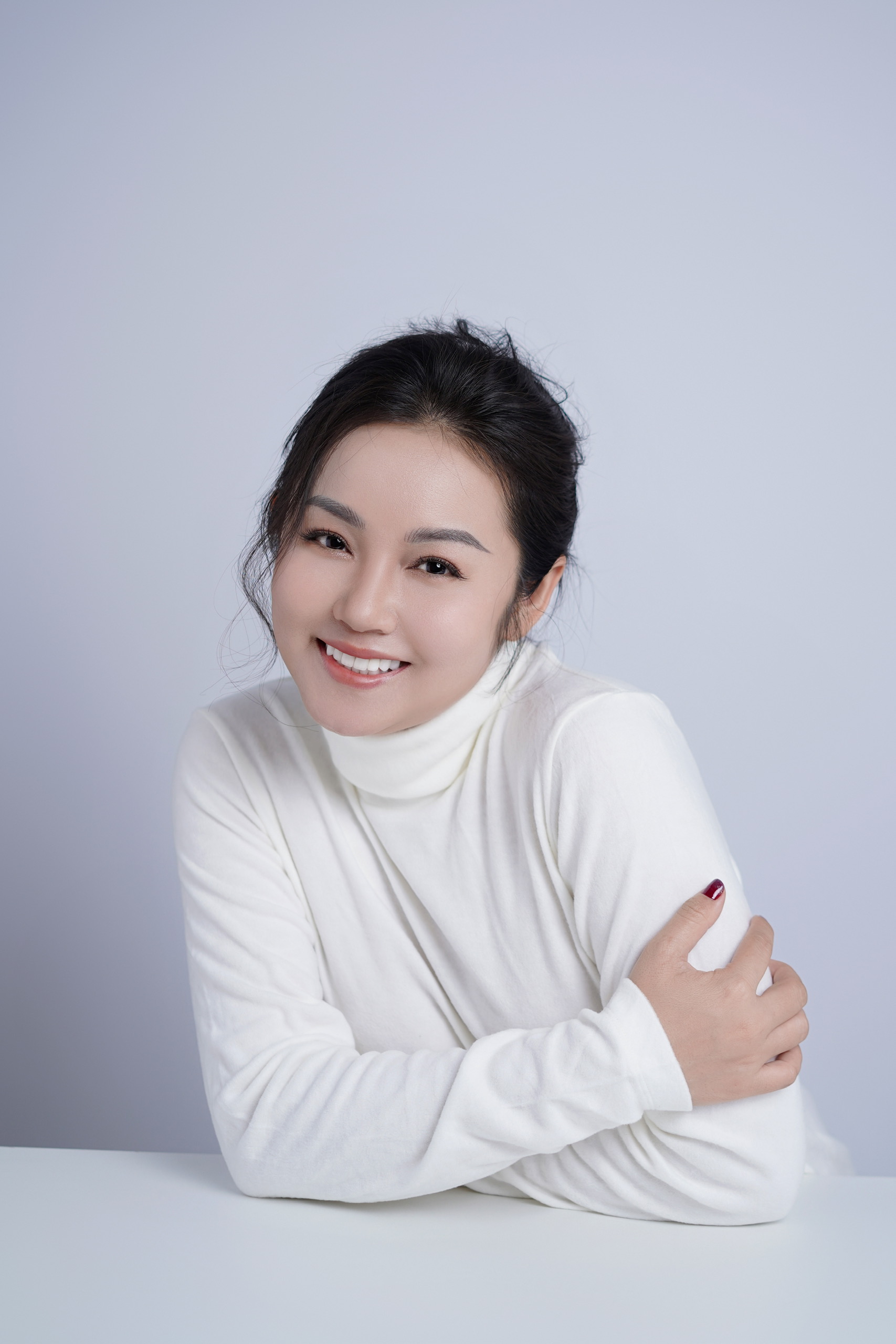 Bỏ showbiz để làm công sở, diễn viên Phượng Khấu tìm lại chính mình giữa đời thường - ảnh 1