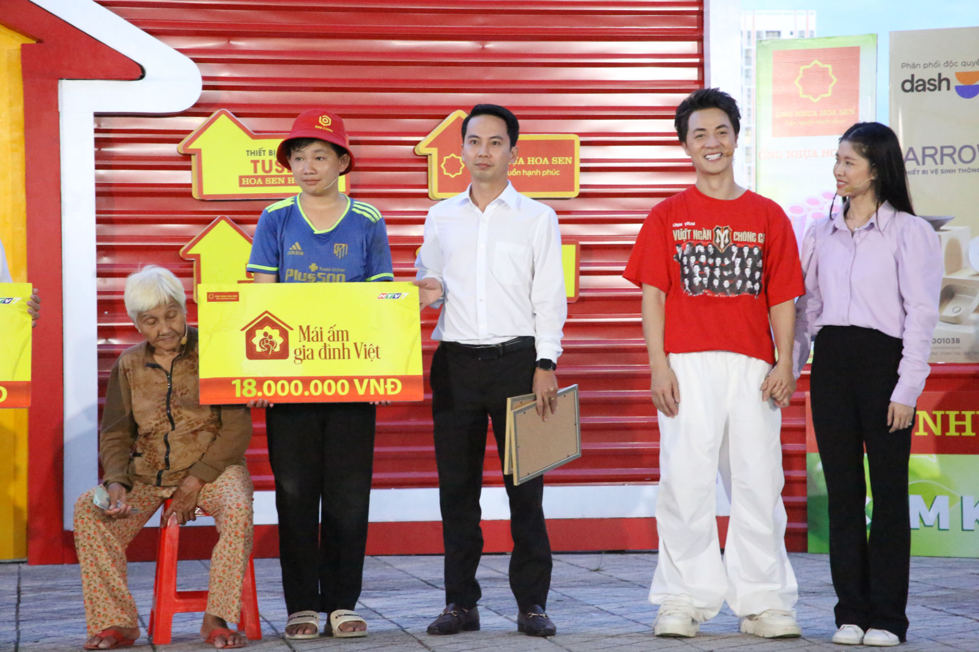 MC Đại Nghĩa, ca sĩ Đăng Khôi bật khóc trước gia cảnh người cha mất một tay vẫn gồng gánh nuôi con - ảnh 3