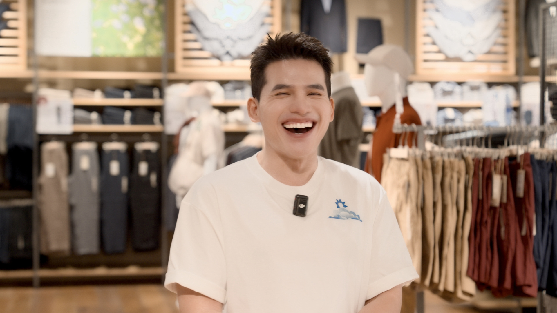 Quốc Thiên và BB Trần 'tái hiện' kỷ niệm 'rớt đế giày' ngay trước thềm Concert Skynote 2025 - ảnh 1