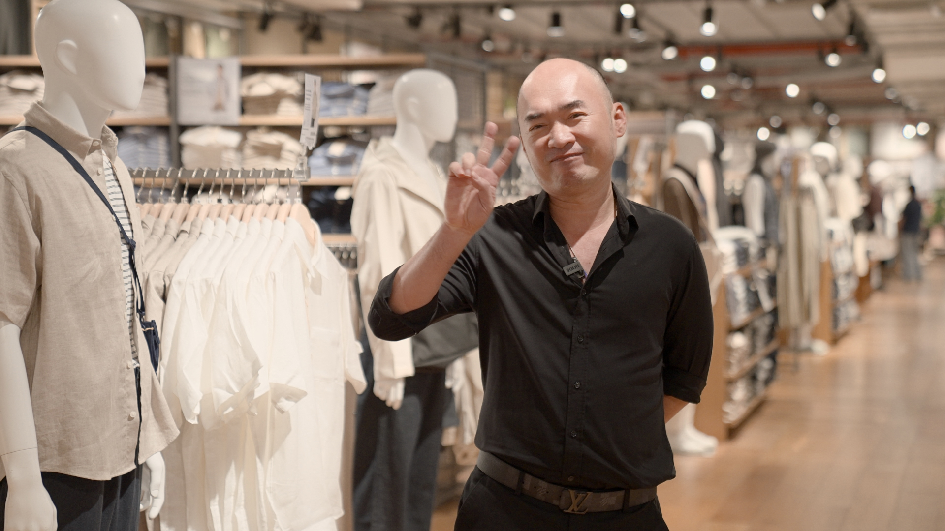 Quốc Thiên và BB Trần 'tái hiện' kỷ niệm 'rớt đế giày' ngay trước thềm Concert Skynote 2025 - ảnh 3