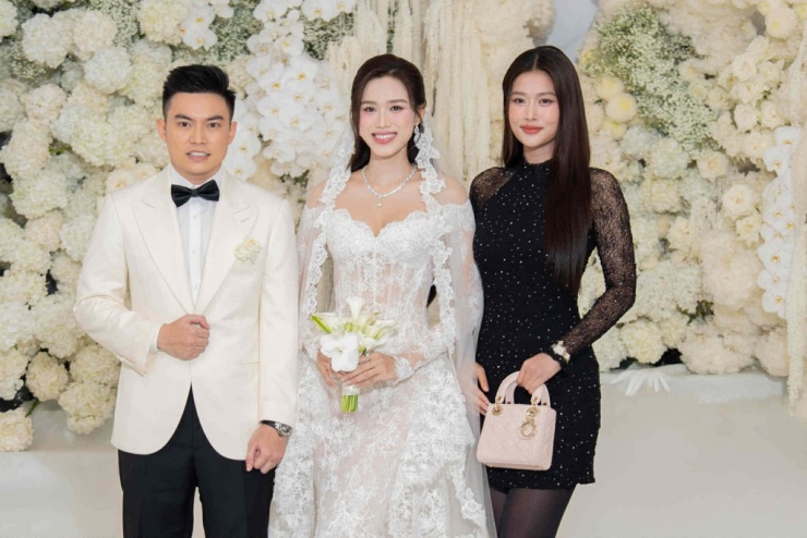 Đỗ Thị Hà và chồng có nghi thức cưới đặc biệt, Hoàng Thùy thành công bắt hoa cưới - ảnh 6