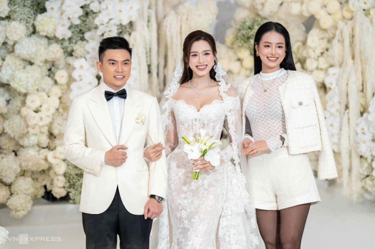 Đỗ Thị Hà và chồng có nghi thức cưới đặc biệt, Hoàng Thùy thành công bắt hoa cưới - ảnh 7