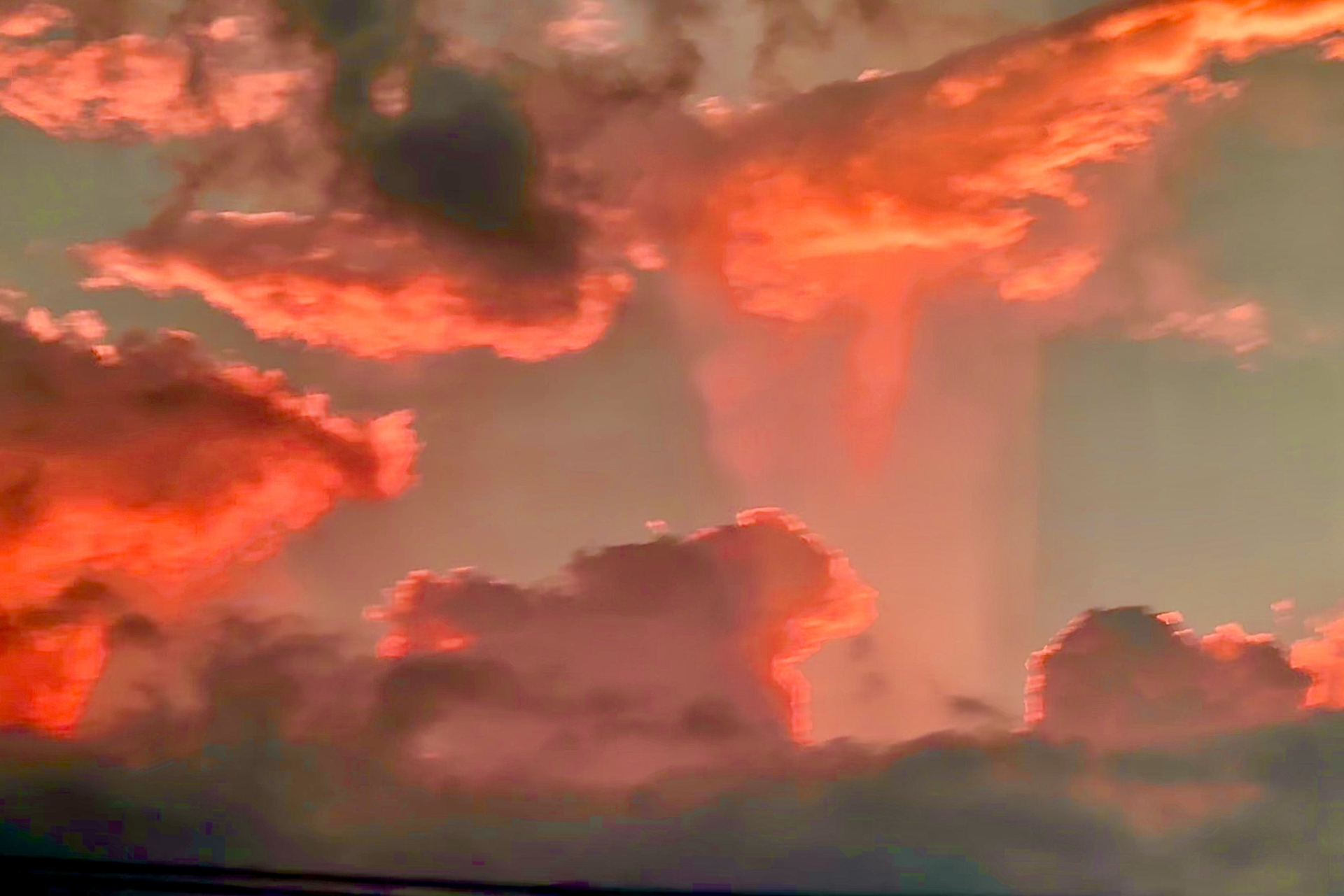 Nguồn Sống – Sách ảnh của Hoàng Thị Bích Thảo ra mắt: Hơn một thập kỷ 'hẹn hò' với mặt trời - ảnh 2