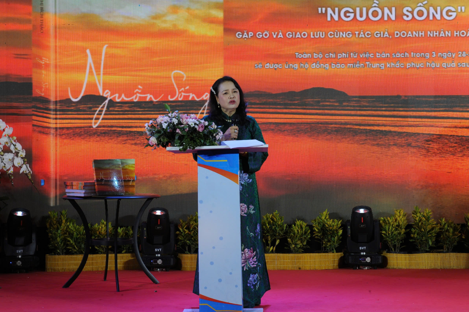 Nguồn Sống – Sách ảnh của Hoàng Thị Bích Thảo ra mắt: Hơn một thập kỷ 'hẹn hò' với mặt trời - ảnh 1