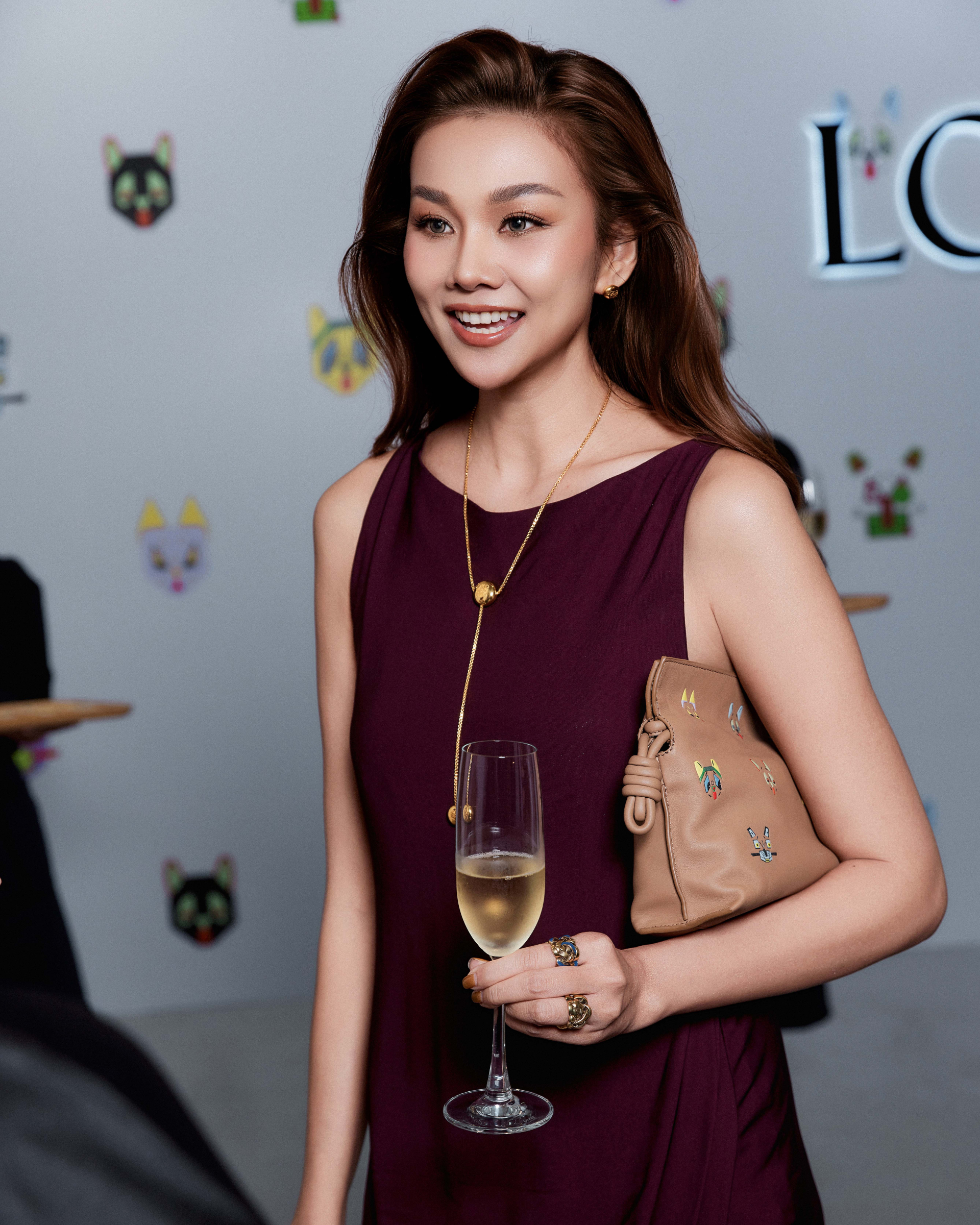 Thanh Hằng tất bật chạy show cuối năm - ảnh 1