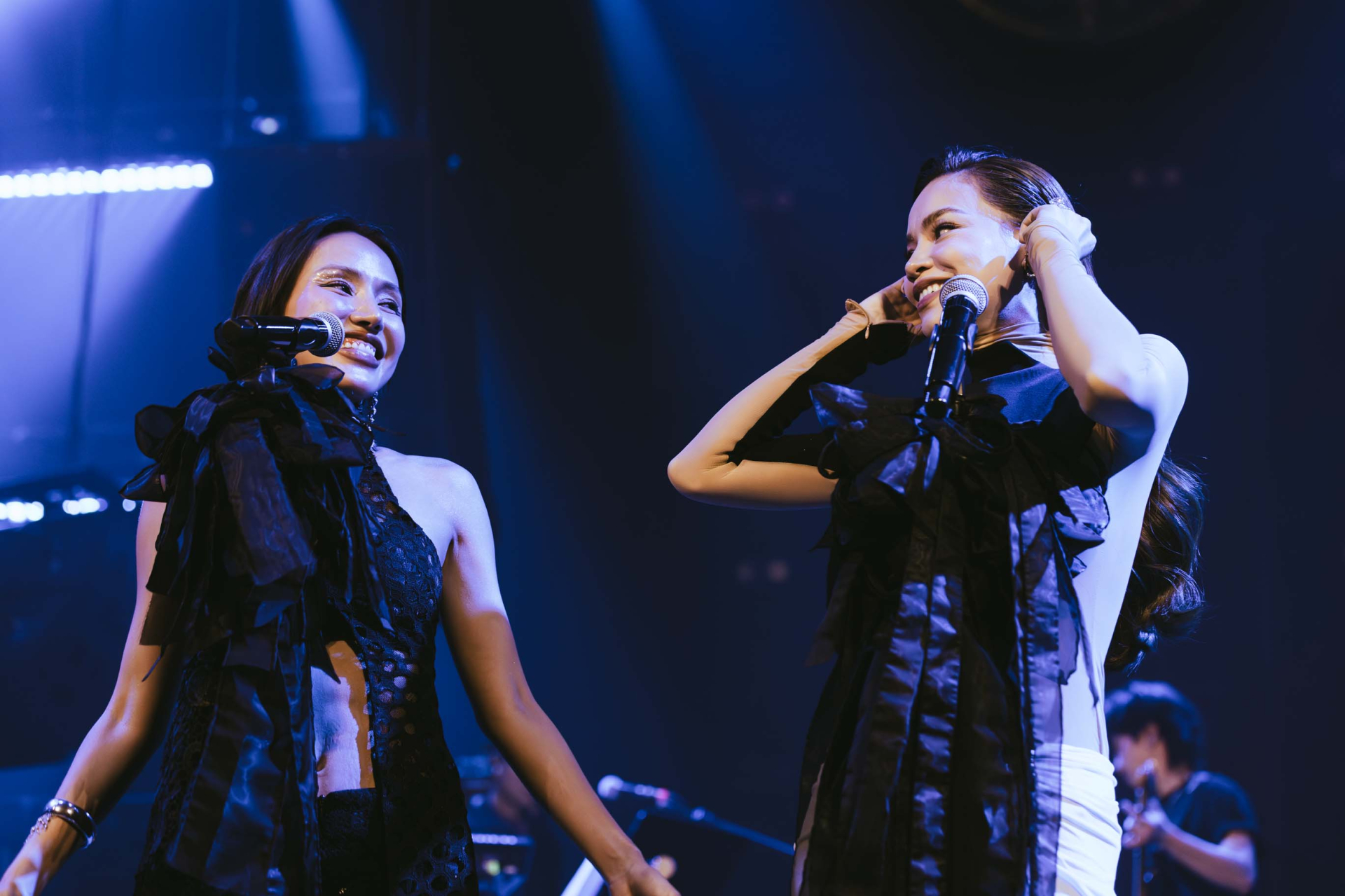 Hồ Ngọc Hà bắt tay Gigi Hương Giang “làm mới” ca khúc “Cơ đơn trên Sofa” - ảnh 2