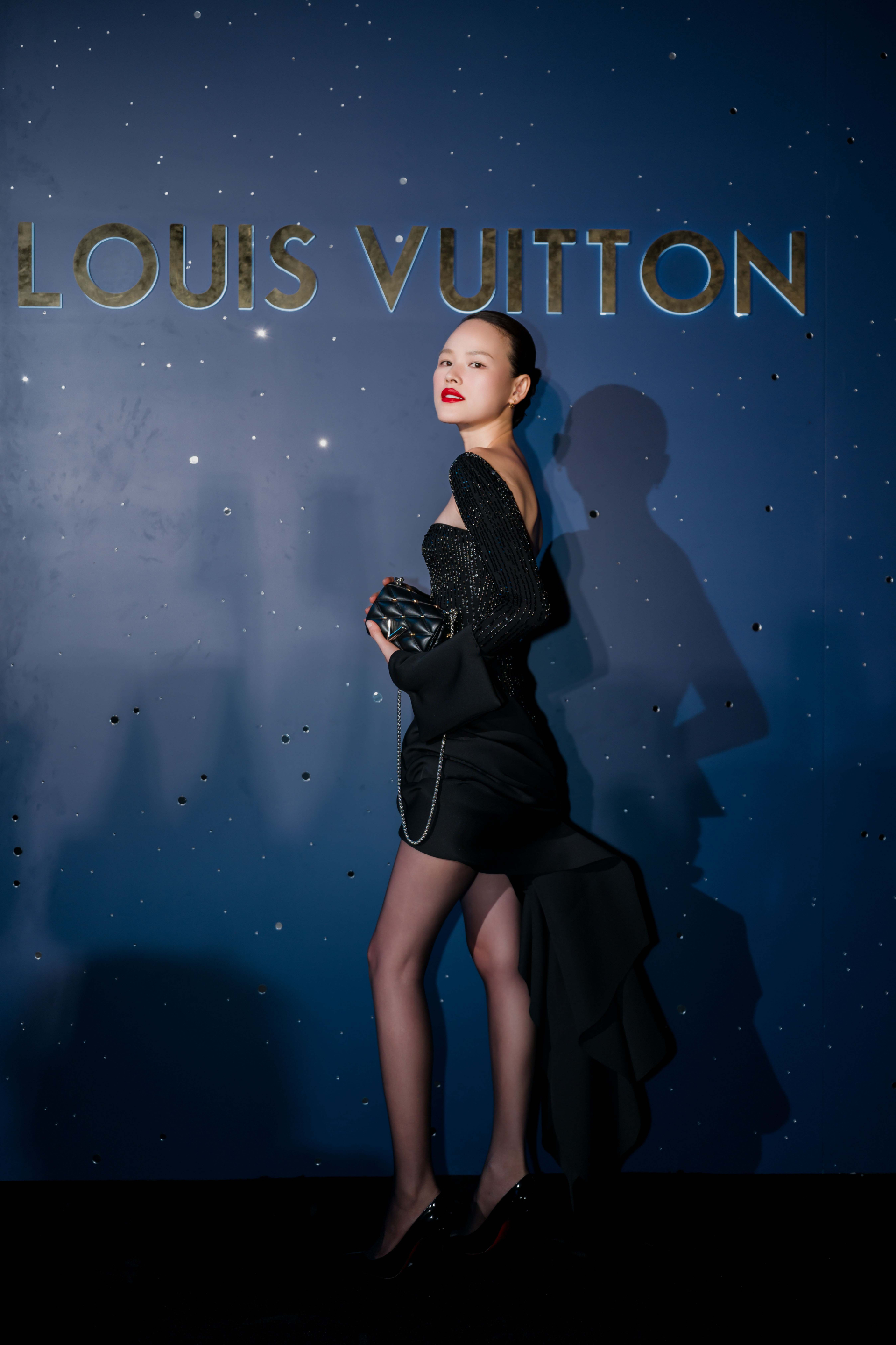 Tuyết Lan duy trì thần thái 'high-fashion' không thể lấn át.