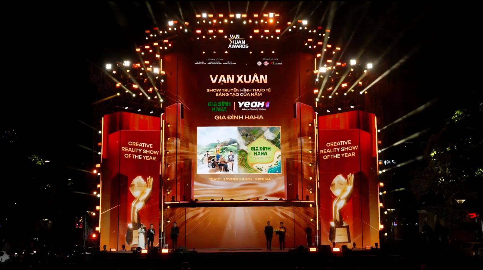 “Gia Đình Haha” được vinh danh “Show truyền hình thực tế sáng tạo của năm”: Giá trị nguyên bản chạm đến trái tim khán giả - ảnh 2