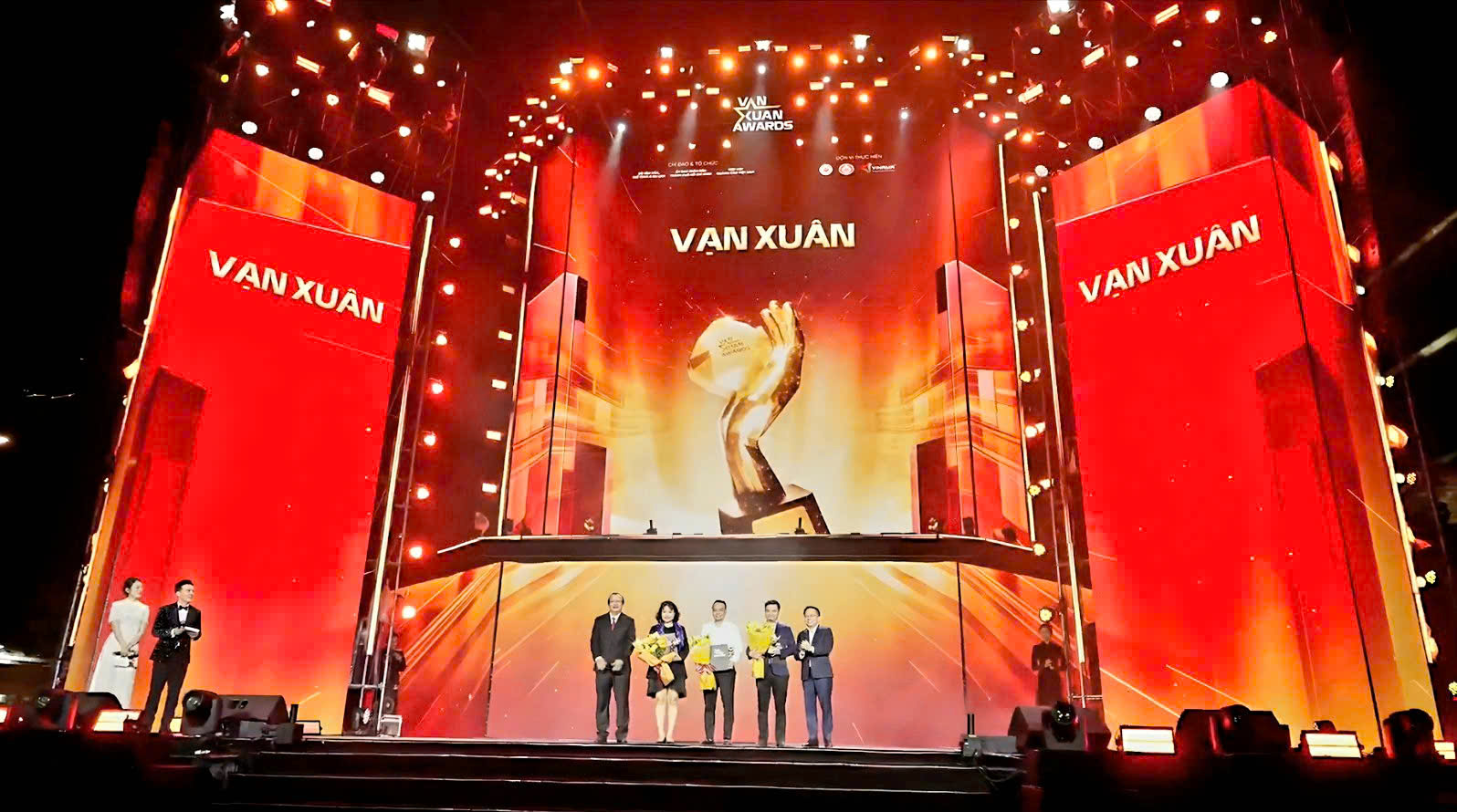 “Gia Đình Haha” được vinh danh “Show truyền hình thực tế sáng tạo của năm”: Giá trị nguyên bản chạm đến trái tim khán giả - ảnh 3