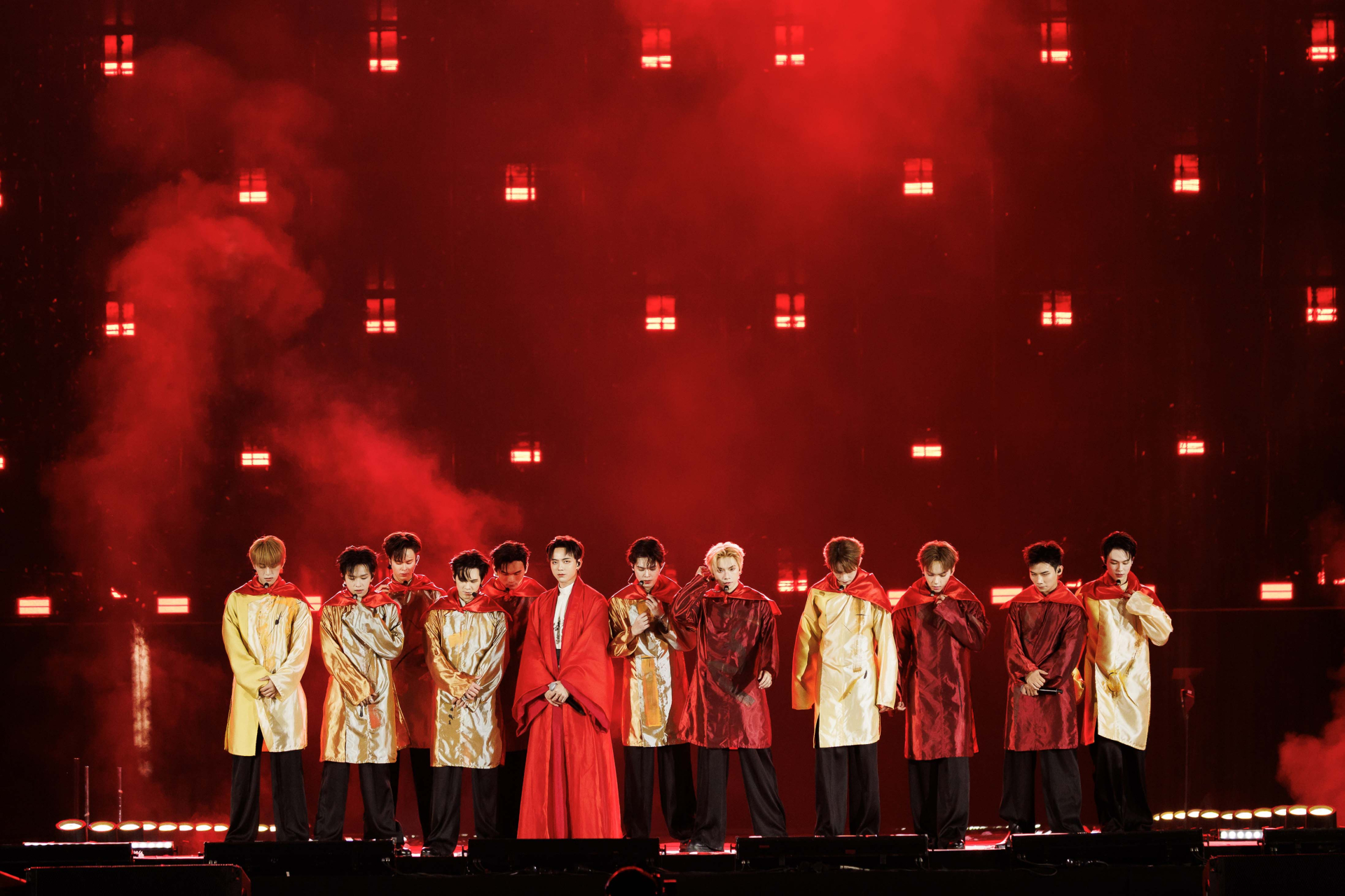 Tân Binh trình diễn Y Concert: Đẳng cấp của boyband quốc tế!  - ảnh 4