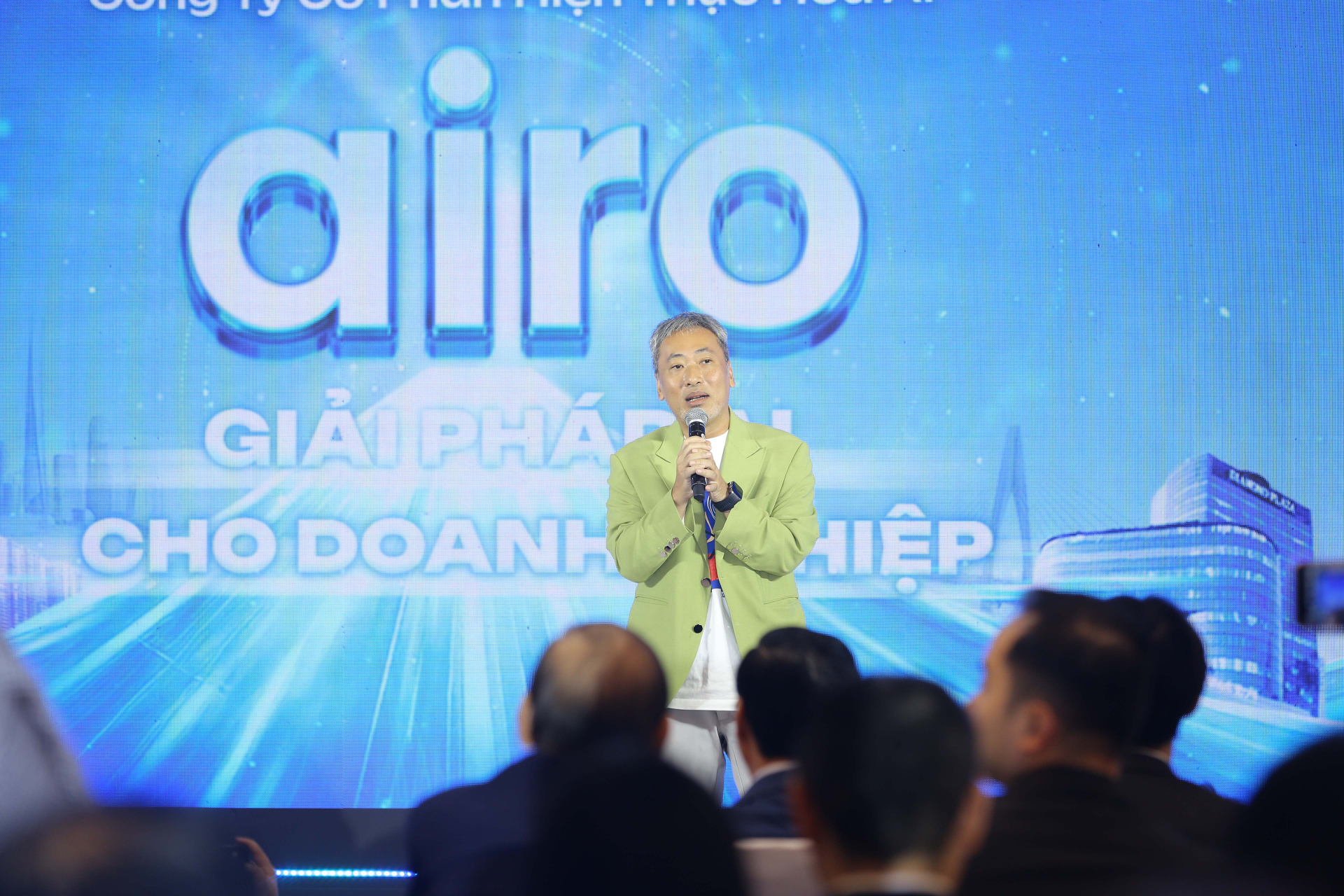 Nguyễn Quang Dũng, Victor Vũ và Võ Thanh Hòa nói về AI và tương lại điện ảnh Việt - ảnh 1