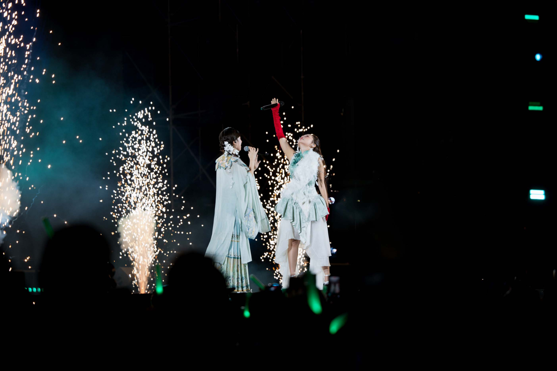 Phương Mỹ Chi cùng Khả Lâu tái hiện Túy Âm tại  fan meeting - ảnh 3