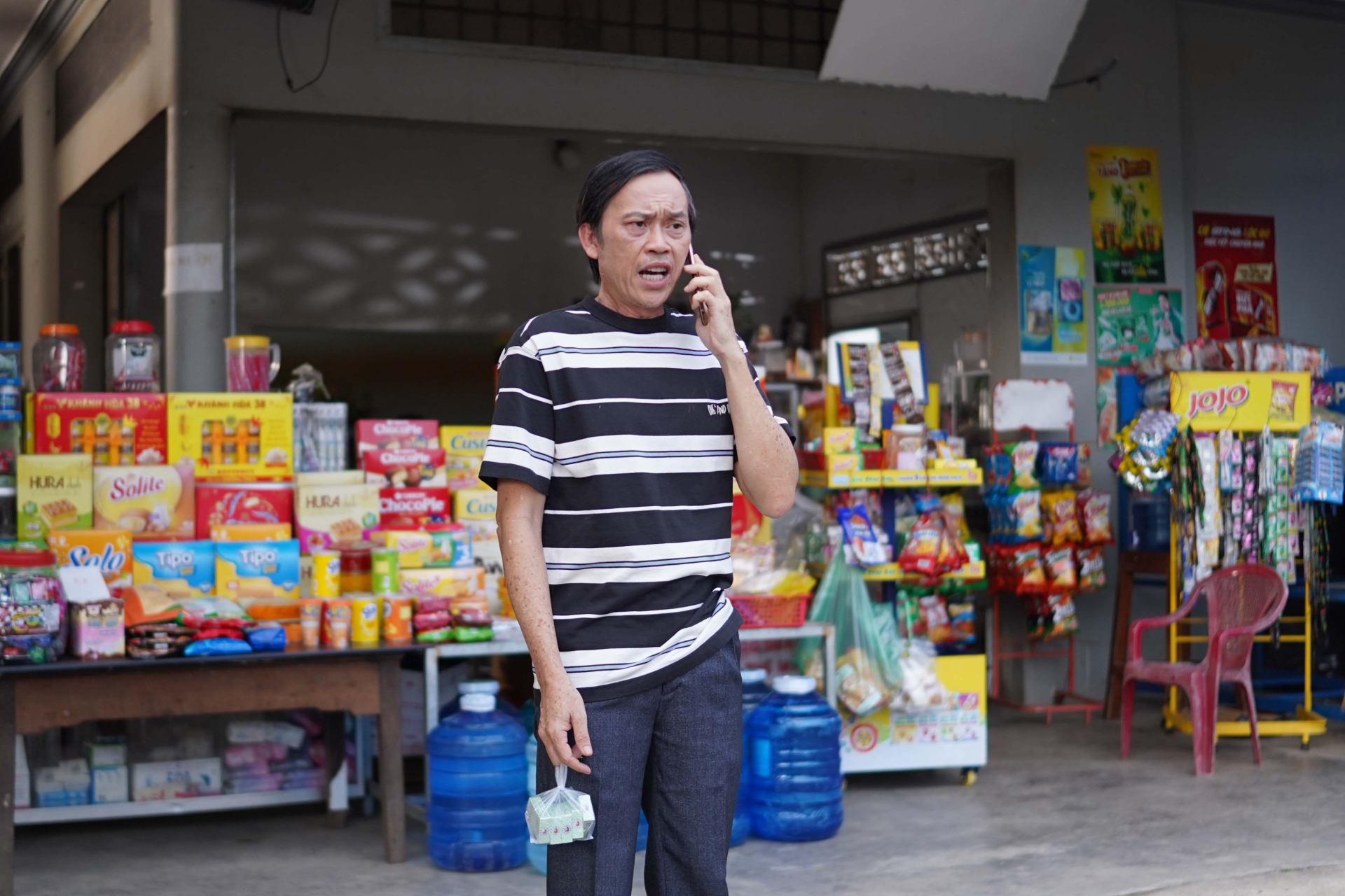 Hoài Linh đóng phim Tết chiếu mạng của Quách Ngọc Tuyên, bất ngờ về cát xê của NSX trả cho dàn cast xịn - ảnh 4