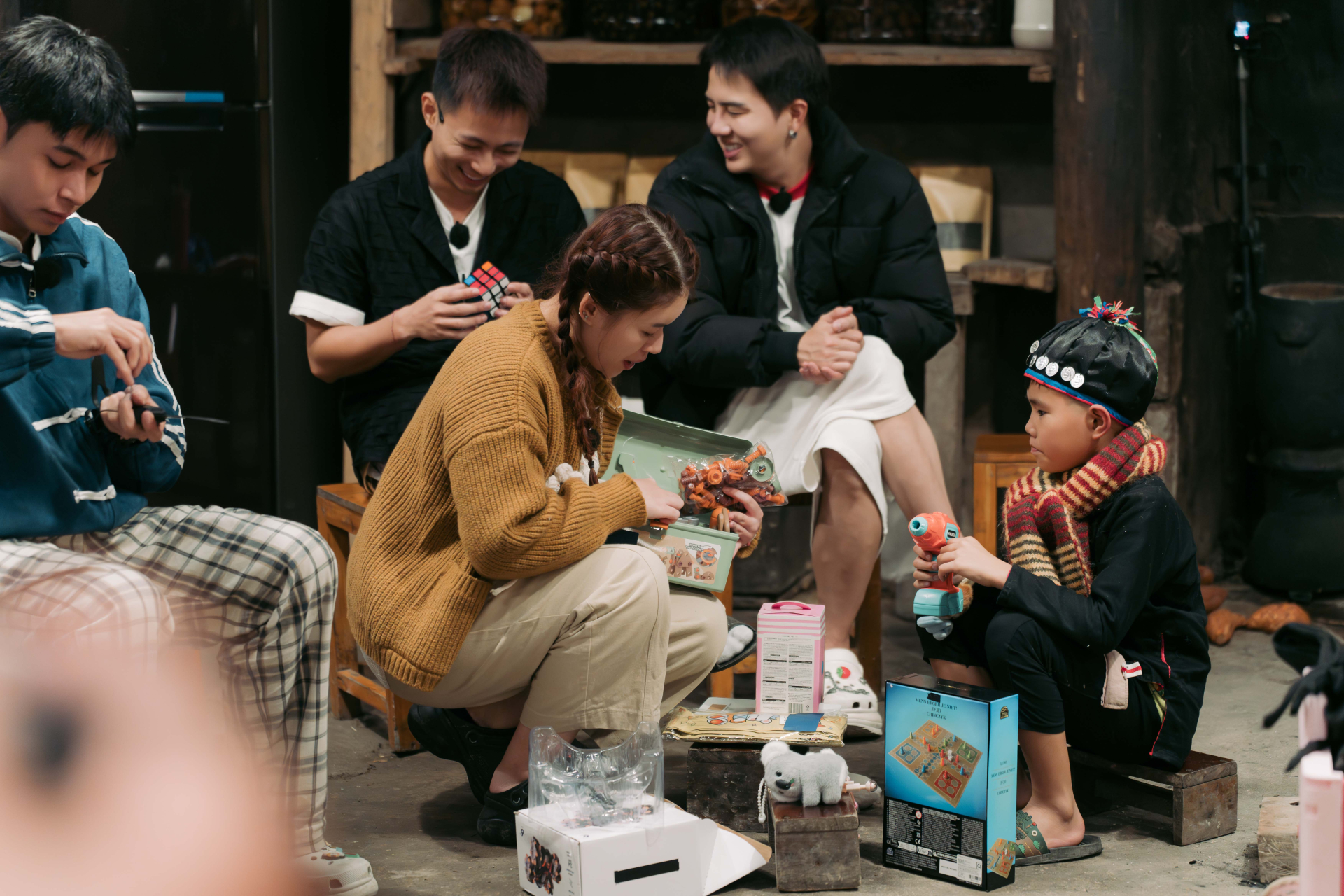 'Idol' mèo Lướng được dàn cast 'Gia Đình Haha' xây nhà mới - ảnh 2