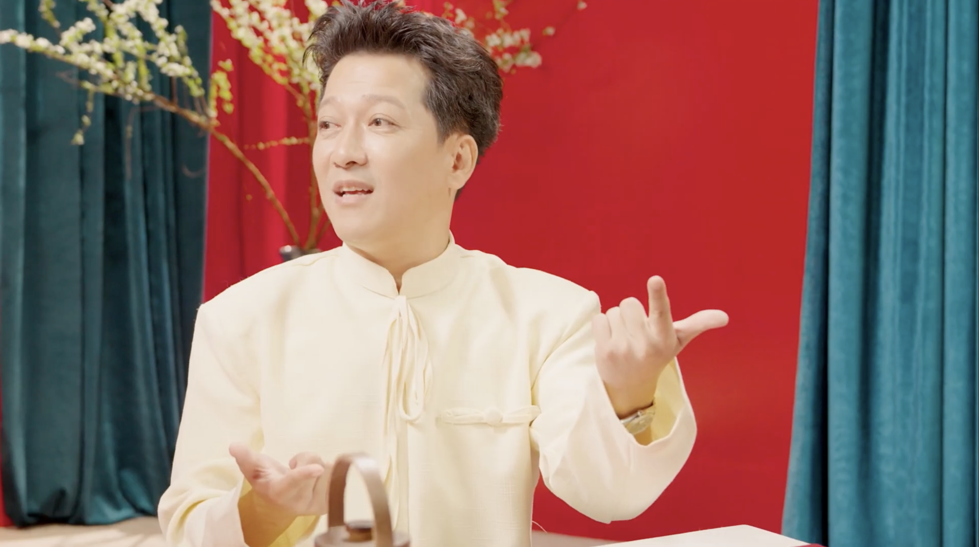 Trường Giang xin phép không đính chính một tin đồn về vợ - ảnh 2