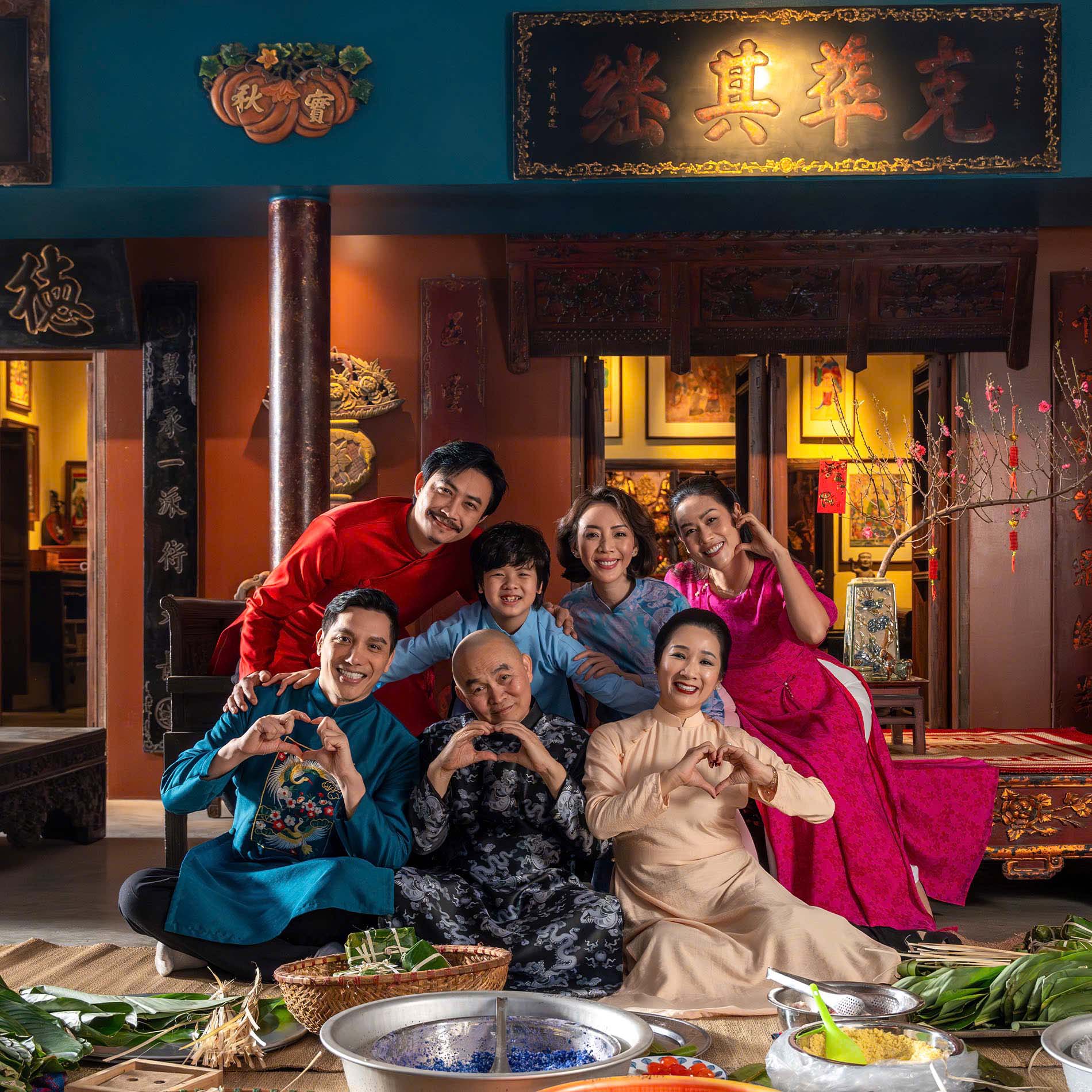 Xuân Hinh hát OST “Lão Ông Cưới Vợ”, góp phần tạo nên không khí rộn ràng rất Tết của “Mùi Phở” - ảnh 1