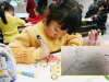 Con gái 3 tuổi vẽ bức tranh bí ẩn khiến mẹ báo cảnh sát