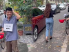 Nam diễn viên Việt nổi tiếng bị bắt gặp đi xin ăn trên phố, phản ứng người đi đường gây chú ý