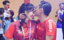 Khánh Thi khóc nức nở khi Phan Hiển giành 3 huy chương vàng tại SEA Games 31