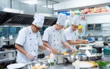Từ giảng đường đến bàn tiệc: Chuỗi đồ án nhà hàng của sinh viên HUTECH ghi dấu ấn chuyên nghiệp