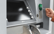 Chính thức từ 1/7/2025, mọi thẻ ATM dạng này đều bị ngân hàng ngừng giao dịch