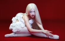 Sầu nữ tóc trắng Phùng Khánh Linh biến sân khấu MBILLION Hà Nội thành vũ trụ “suy tình”