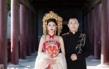 Tôn Bằng (chồng cũ Hằng Du Mục) lên xe hoa với người vợ thứ 4 kém chú rể tận 26 tuổi