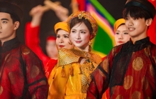 Hòa Minzy chấp nhận bù lỗ concert, gặp chấn thương khi mạo hiểm đu dây trên sân khấu