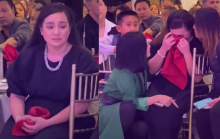 Con gái Phi Nhung khóc nấc khi nghe bài hát về tình mẫu tử trong đêm nhạc tưởng nhớ mẹ mình