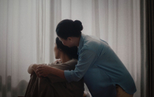 Hamlet Trương lấy nước mắt trong MV kết hợp cùng Orange: mẹ nhắc gì về người yêu cũ mà buồn đến thế!