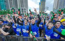 Hơn 3000 vận động viên Đà Nẵng hưởng ứng giải chạy nước mới lạ - Revive Water Run!