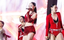 Khán giả muốn “spam” 1000 lần danh xưng “Nữ hoàng trình diễn Việt Nam” sau màn bùng nổ của Tóc Tiên tại WATERBOMB