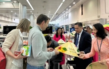 Rộn ràng đón đoàn khách quốc tế đầu tiên 'xông đất' TP.HCM năm 2026