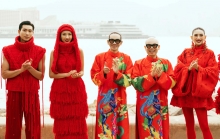 Võ Hoàng Yến làm vedette trong show diễn ra mắt Bộ sưu tập Holiday 2026 'Tình Ca' tại Hong Kong' của 2 NTK VUNGOC&SON