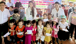 Gia đình Lý Hải-Minh Hà dành trọn vẹn ngày sinh nhật để làm từ thiện