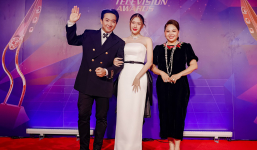 Trấn Thành, Lê Giang, Uyển Ân cùng Wren Evans xuất hiện đầy nổi bật và sải bước ấn tượng trên thảm đỏ Asian TV Awards