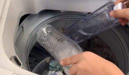 Cho 2 chai nước vào máy giặt, mẹo nhỏ vừa giúp tăng độ sạch vừa giảm hao mòn quần áo