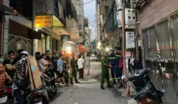 Tầng 7 chung cư mini ở Hà Nội xảy ra cháy, cơ quan chức năng khuyến cáo người dân tạm thời không ra vào