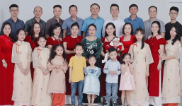 Cặp vợ chồng Nghệ An sinh 10 người con sống rải rác ở các tỉnh thành, dịp Tết tề tựu con cháu xếp hàng dài