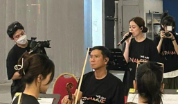 Hồ Hoài Anh xuất hiện tại buổi tập concert của Hoàng Thùy Linh, khán giả vẫn chưa biết đóng vai trò gì?