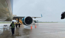 Hàng không bắt đầu điều chỉnh lịch bay tránh bão Koinu, nguy cơ ảnh hưởng đến đất liền Việt Nam như thế nào?
