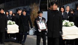 Lễ đưa tang nam tài tử Hàn Quốc Lee Sun Kyun: Vợ khóc nghẹn đến phờ phạc, con trai cầm di ảnh bố