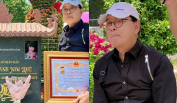 Nam nghệ sĩ 2 lần nhận danh hiệu NSND, mang bằng khen đến mộ vợ bật khóc nức nở: '806 ngày nhớ em'
