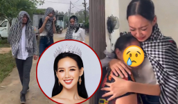 Hoa hậu Bảo Ngọc cứu trợ miền Trung khi vừa về nước, khóc ngất ôm chặt gia đình có người thân mất vì bão lũ