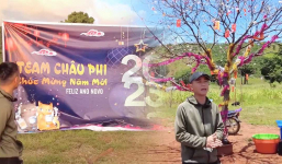Không kịp về Việt Nam, Quang Linh Vlog chi 100 triệu tổ chức Tết cổ truyền tại châu Phi