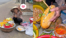 Cụ bà 86 tuổi bán 'bánh mì rẻ nhất Việt Nam' chỉ 5 nghìn, mua nhiều không bán vì dành phần cho công nhân nghèo