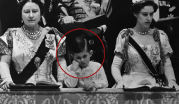 Bức ảnh Vua Charles chống cằm buồn chán trong lễ đăng quang của mẹ là Nữ hoàng Elizabeth II gây sốt trở lại